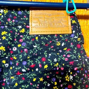 FLORAL WEDGIE STRAIGHT FIT WOMEN'S JEANS in size 25 ( size 0)